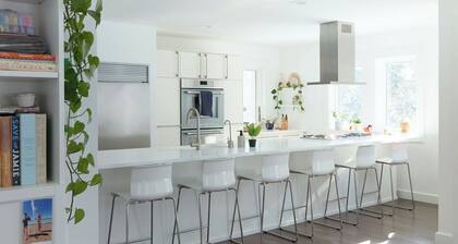 Upscale Stratford Oasis • Close to Charlottetown, Golf & Shore