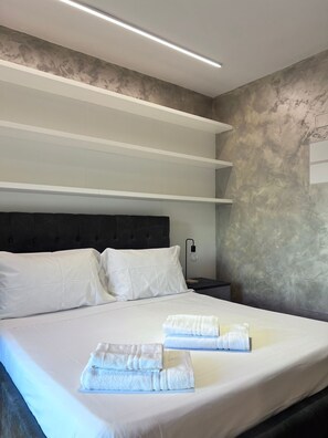 Iron/ironing board, WiFi, bed sheets - Best Stay-Corso Italia Suite (Bari)