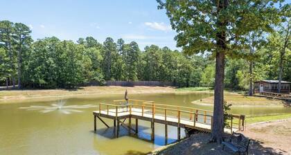 3-bedroom resort in delightful Winnsboro with bar, pool table, shuffleboard