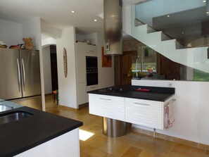 Private kitchen - Provençal villa for nature lovers, ideal for families or friends (Opio)