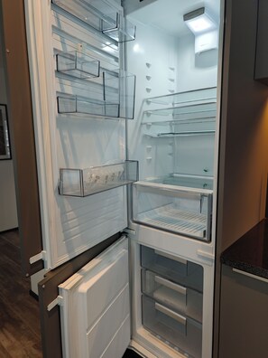 Interior - Stylish Apartment with Balcony in Stettbach – Perfect Zurich Stay (Dübendorf)