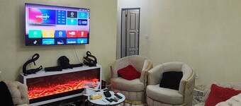 khalifa luxury guest house mbalgong