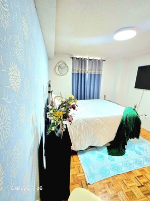Iron/ironing board, WiFi