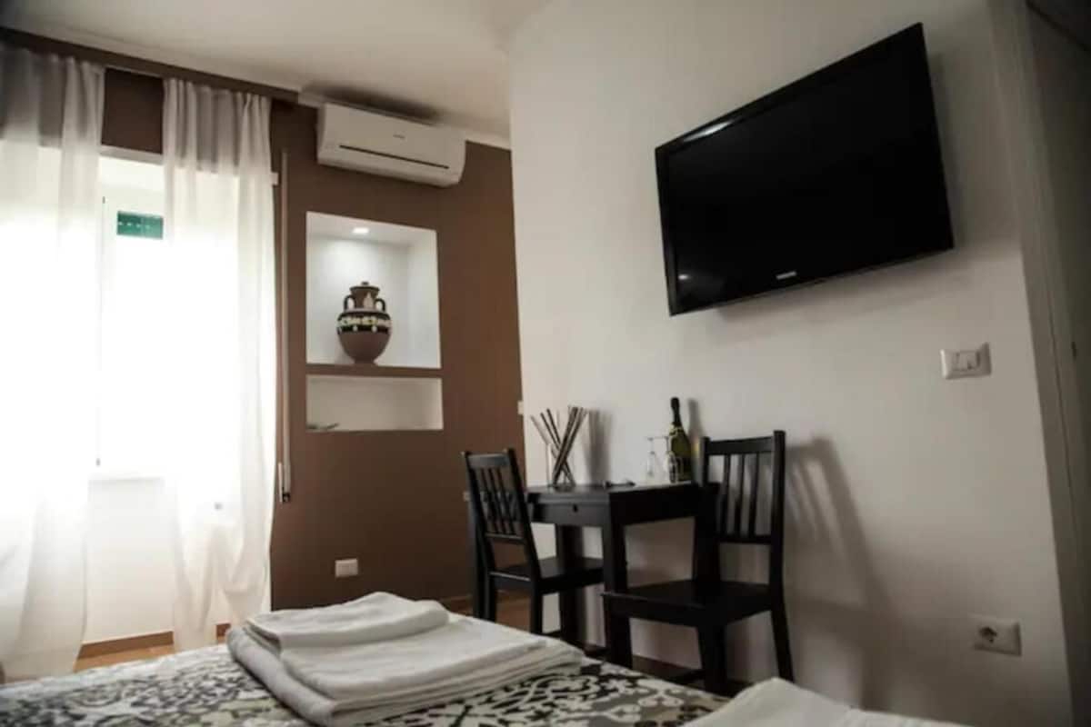 คอมฟอร์ทอพาร์ทเมนท์, ระเบียง, วิวเมือง