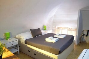 House - Mir Small Loft on Giulia Street (Rome)