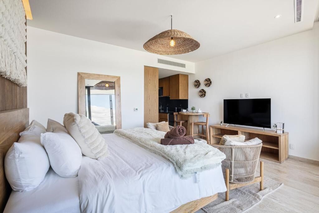 Standard Studio, Balcony, Garden View