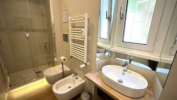 Comfort Apartment | Bathroom