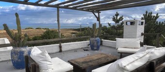 Spacious 4-bedroom house with a pool across the street from Ocean Park beach