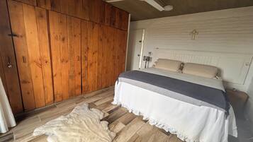 4 bedrooms, free WiFi, bed sheets