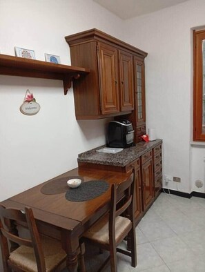 Fridge, oven, stovetop, dishwasher - Il Grifo Apartment (Vernazza)
