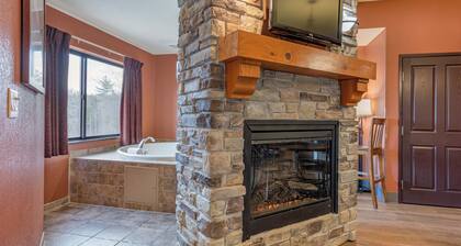 Studio Condo - 3 Beds - Waterpark ALWAYS INCLUDED; Dog Friendly Resort!