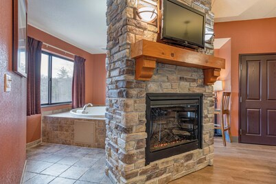 Studio Condo - 3 Beds - Waterpark ALWAYS INCLUDED; Dog Friendly Resort!
