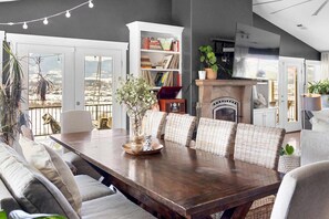 Dining - Dream House - three bedroom, three in a half baths on Paschal Vineyard (Talent)