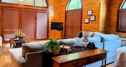 Lake Tuscaloosa Oasis