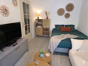 Room - Le 28 : Studio - Terrace & Garden (Near Tram) (Valenciennes)