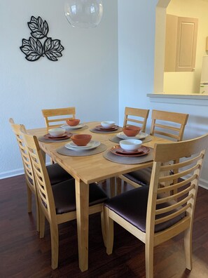 Dining - Wonderful Condo very close to Disney (Kissimmee)