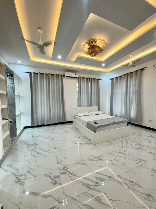 WiFi, bed sheets