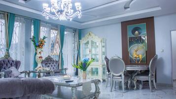 Loftsleilighet – superior, fjellutsikt | Spiseområde