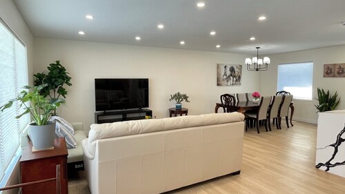 Newly renovated single house 5 minutes to Heritage park Calgary