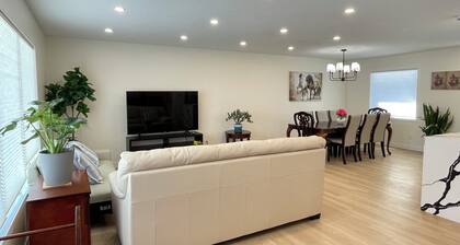 Newly renovated single house 5 minutes to Heritage park Calgary