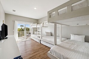 Free WiFi, bed sheets - Gulf Front! Private Pool! Dog Friendly! Steps to Beach! (Port St. Joe)