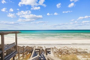 On the beach - Gulf Front Home with Private Pool, Peloton, and Low-Speed Vehicle (Santa Rosa Beach)