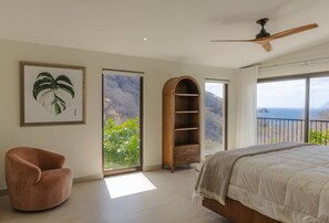 8 quartos, escrivaninha, berço de viagem, Wi-Fi de cortesia