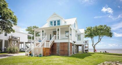 Waterfront Gulf 3 BR Home Ocean Springs MS - Sleeps 8 - Kayaks, Bikes, & Sunsets