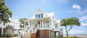 Waterfront Gulf 3 BR Home Ocean Springs MS - Sleeps 7 - Coastlines & Sunsets
