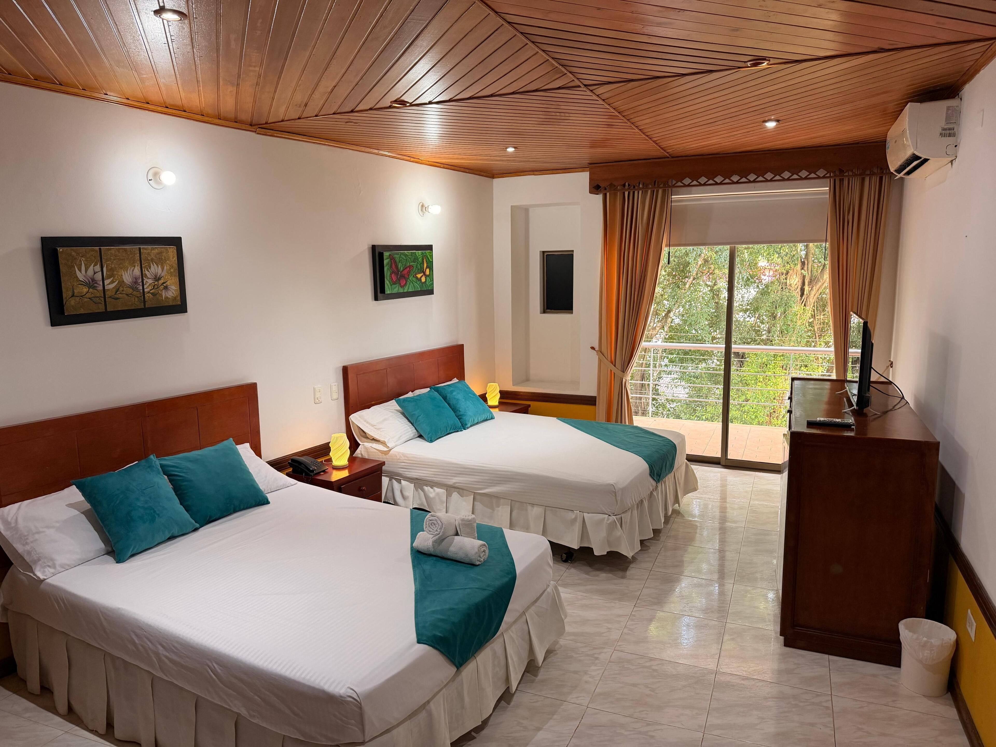 ห้องทวิน, ระเบียง