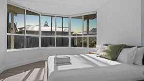 Iron/ironing board, WiFi, bed sheets - The Beachside Gathering (Anna Bay)