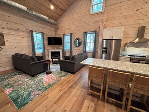 Interior - Carvin Cottage - Cozy 2bdr with Loft- 4 Passenger Golf Cart Included (Daufuskie Island)