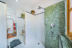 Shower, hair dryer, bidet, towels - Mallorca Finca Aria vacation home a quiet paradise for family & friends (Búger)