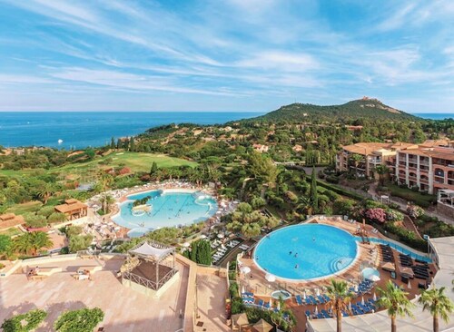 Appartement F2 climatisé vue mer au cap esterel  
à Agay commune de st Raphaël.