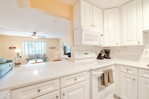 Fridge, microwave, oven, stovetop - No Stairs ~ Private Sandy Beach Access ~ Heated Pool ~ Relaxing 2BR (Key Colony Beach)