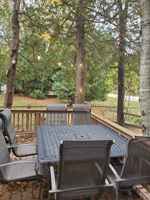 Outdoor dining - The Beach Lookout (Sauble Beach)