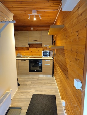 Cabane, 1 chambre, balcon, vue jardin | Cuisine privée