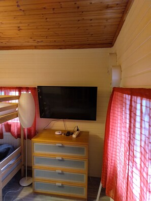 Cabin, 1 Bedroom, Balcony, Garden View | Room amenity