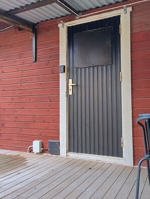 Cabin, 1 Bedroom, Balcony, Garden View | Terrace/patio