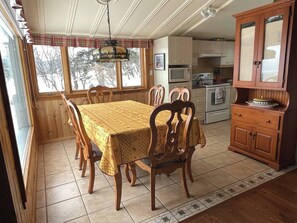 Dining - Vrbo Property (Baie-Saint-Paul)