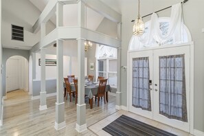 Dining - Hot Tub*Sauna*Pool Table*Air Hockey*King Bed*Deck (Blakeslee)