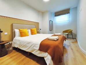 1 bedroom, free WiFi, bed sheets - Apt. 1 br. Cathedral I, Historic Center (Valladolid)