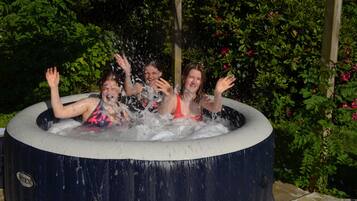 Outdoor spabad