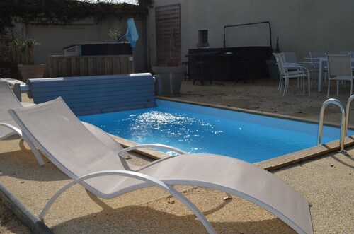 Gîtes 26 pers avec piscines chauffées– idéal cousinades,anniversaire, EVG/EVJF