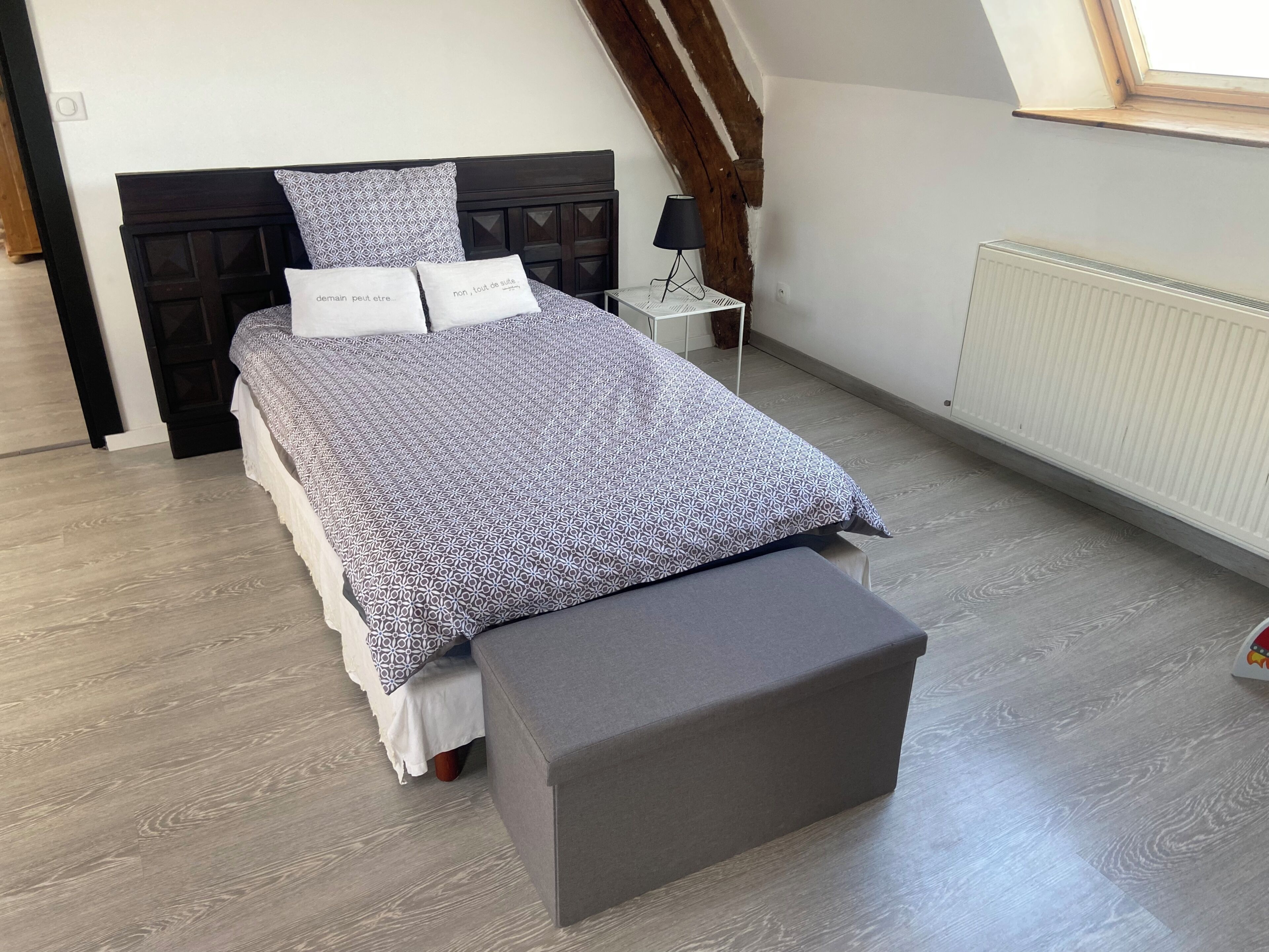 9 chambres, fer et planche à repasser, accès Internet