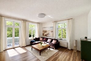 Living area - Fantastic vacation apartment, close to the beach with private sauna (Göhren)