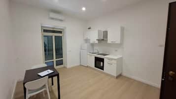 Casa Comfort, balcone, vista città | Cucina privata