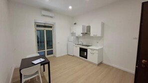 Comfort House, Balcony, City View | Dapur peribadi