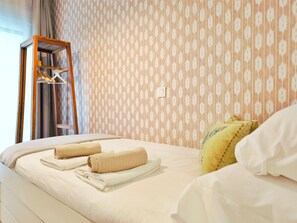 2 bedrooms, iron/ironing board, free WiFi, bed sheets