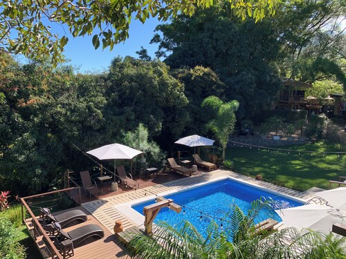 Phenomenal 5-bedroom Family Condo with A/C in Santa Ana